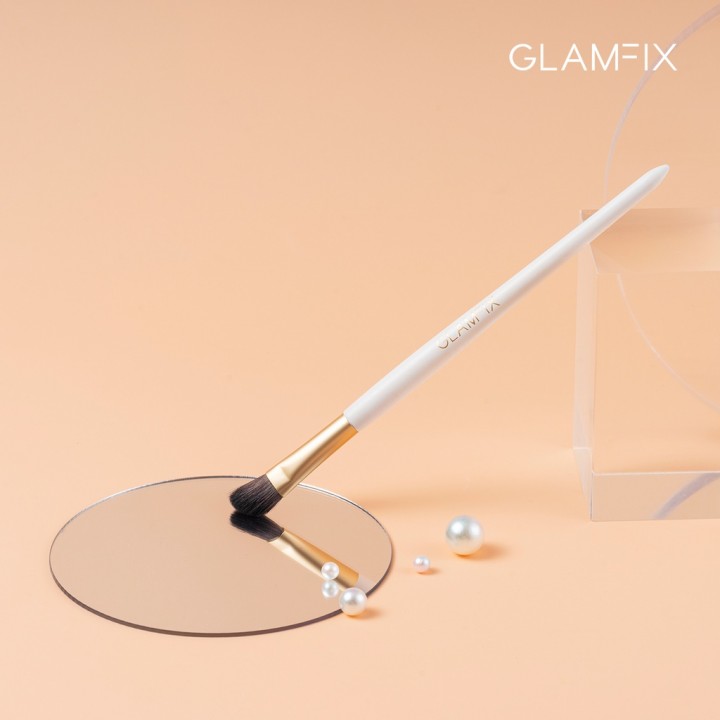 Moori Beauty GLAMFIX Precision Eyeshadow Brush