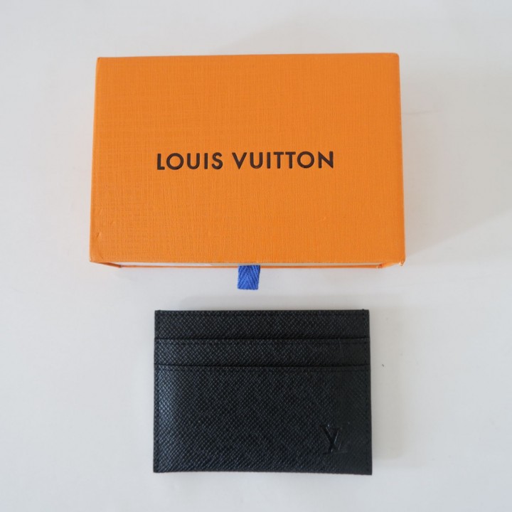 Branded Outlet LOUIS VUITTON DOUBLE CARD HOLDER TAIGA LEATHER
