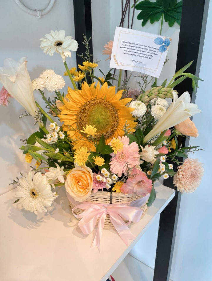 Sunflower vase