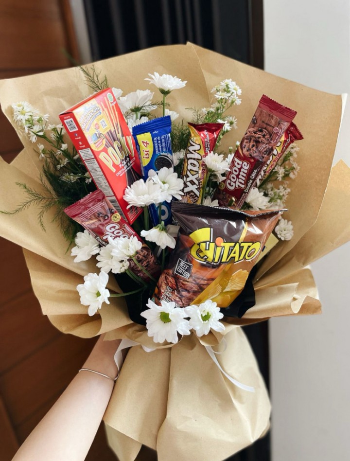Aster with Snack