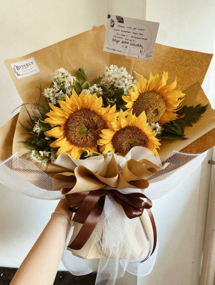 Three Sunflowers Bouquet