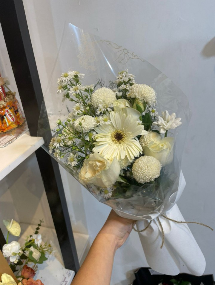 Simple White Garbera