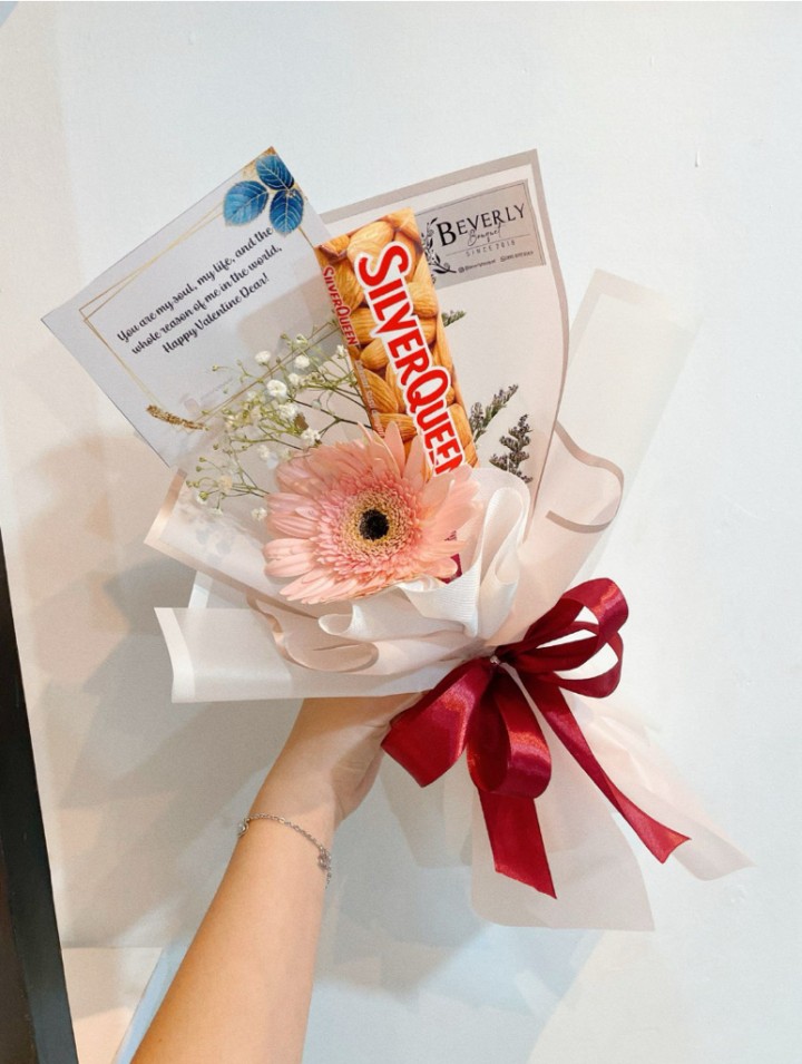 Garbera with chocolate