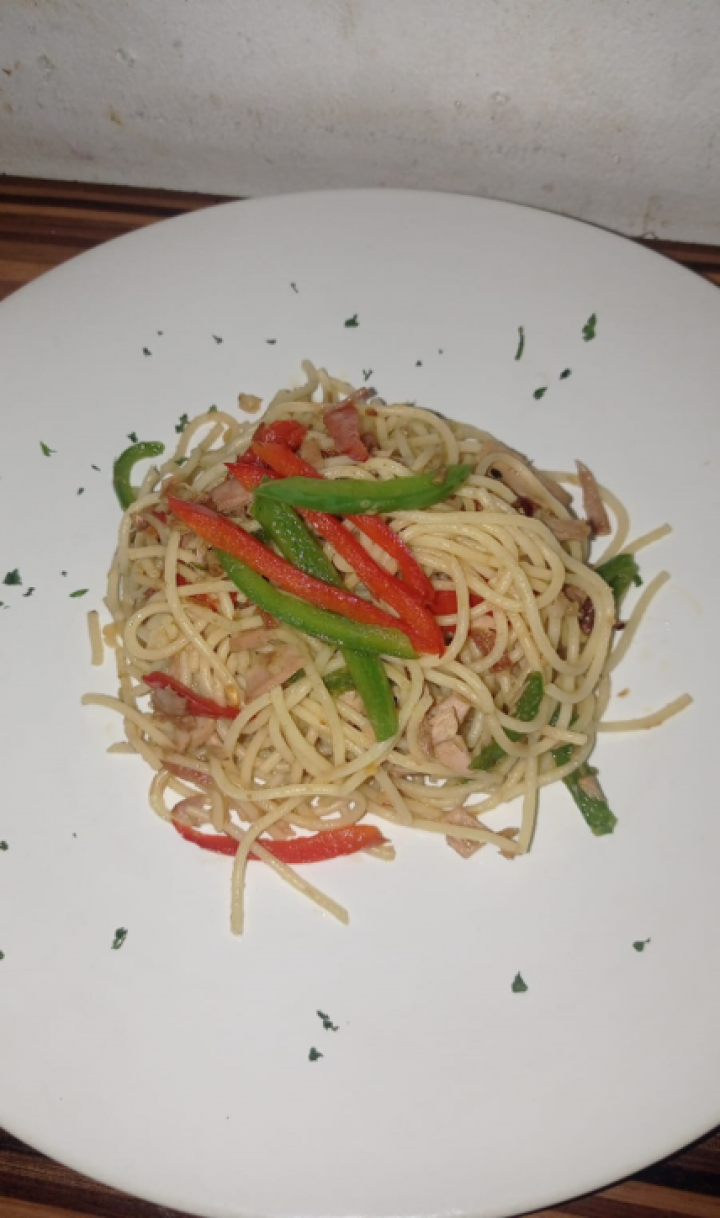 Spagheti Agio Olio Healthy Food