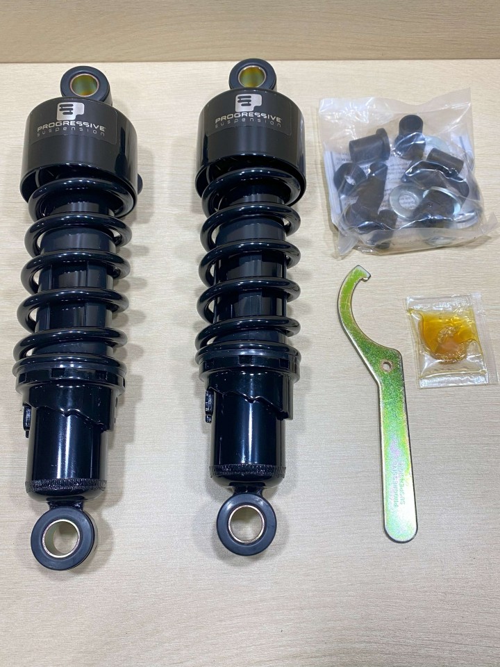 プログレッシブ　リアサスペンション　422シリーズ　クローム 422 Series Shocks リアサスペンション | ハーレー・カスタム