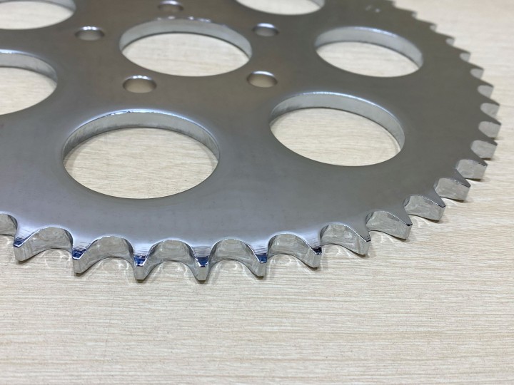 thumbnail image 2 of 51 Tooth Polished Stainless Steel Rear Sprocket For Harley Chopper Bobber 1984-Up 2 of 6