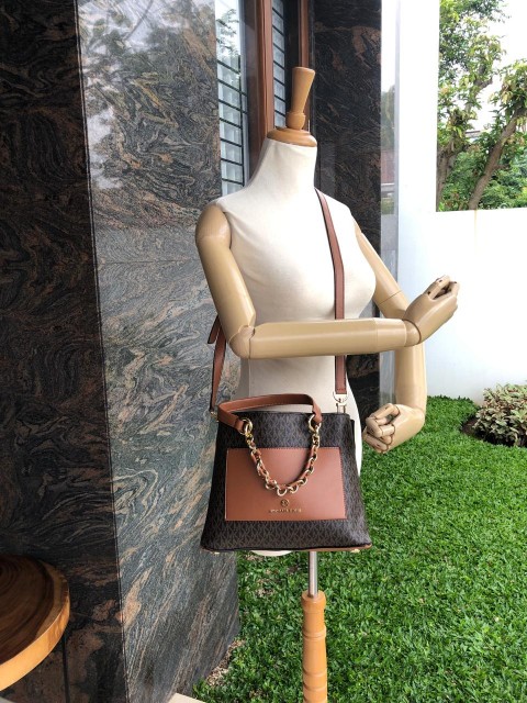 cece small logo chain messenger bolsa