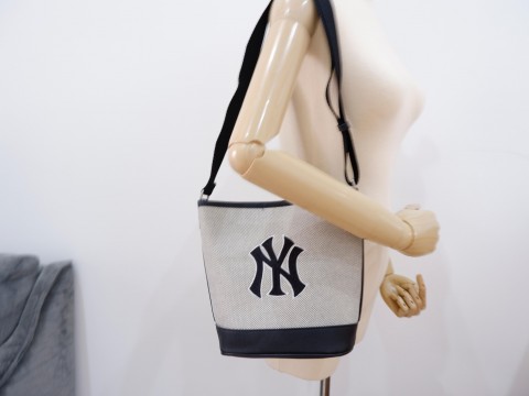[MLB] Basic Canvas Bucket Bag ★大人気★ 14710 MLB Basic Canvas Bucket Bag NY YANKEES |