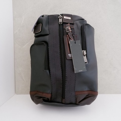 Branded Outlet - TUMI LEATHER HIGGINS SLING BAG